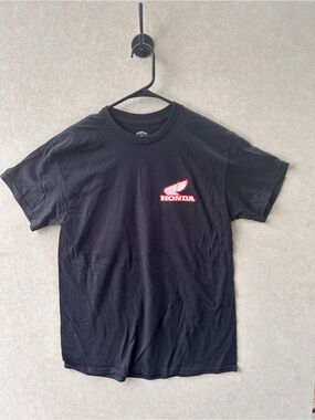 Black / Red Logo tee new no tags mens size medium #475